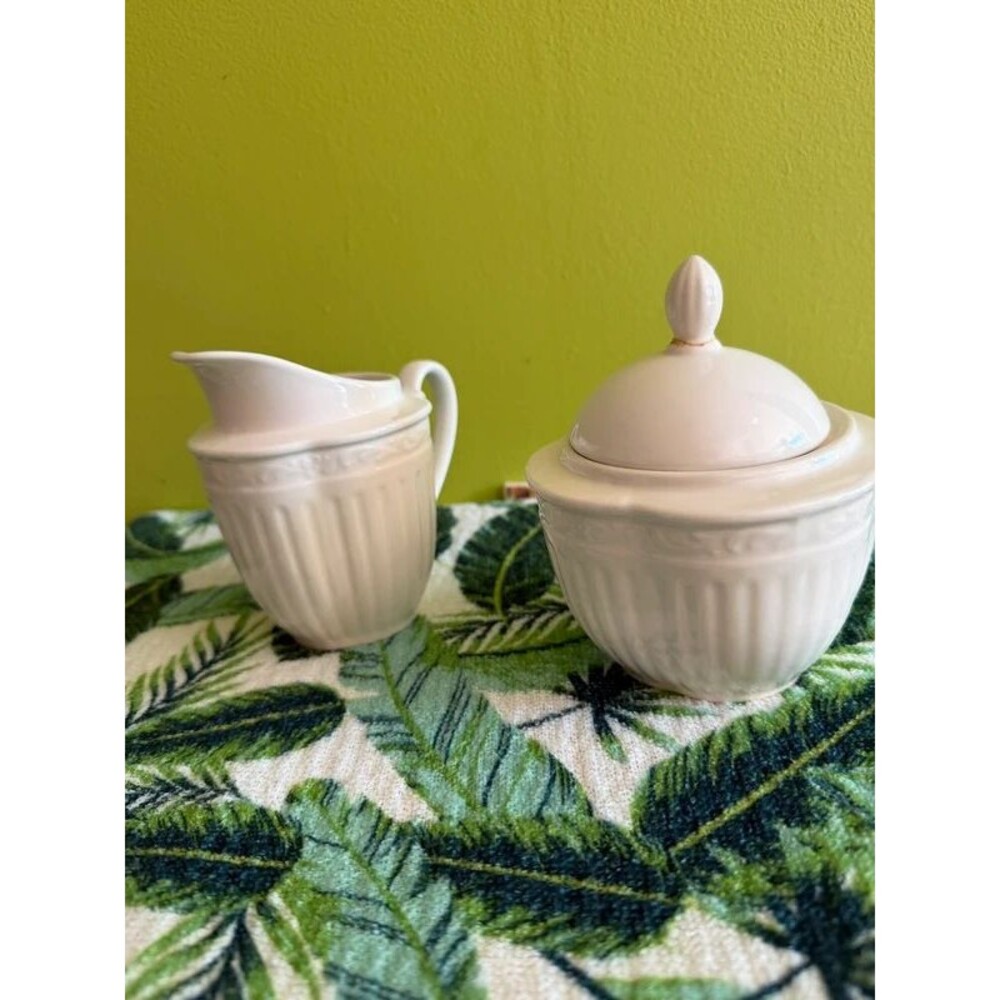 Mikasa Italian Countryside Milk & Creamer